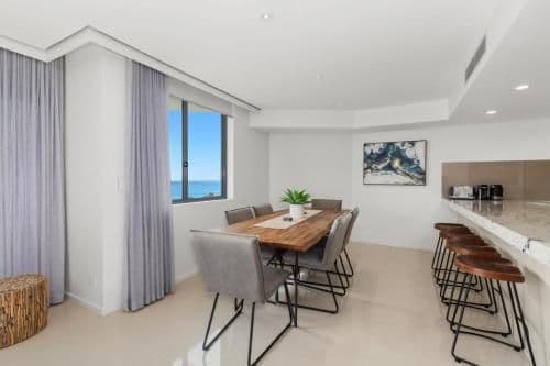 Superior Three-Bedroom Apartment with Ocean View