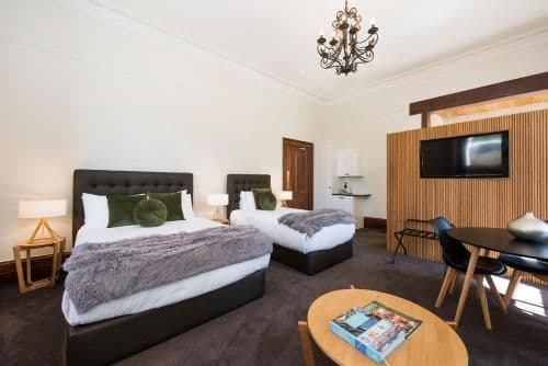 Queen Room - Disability Access - Suite 5