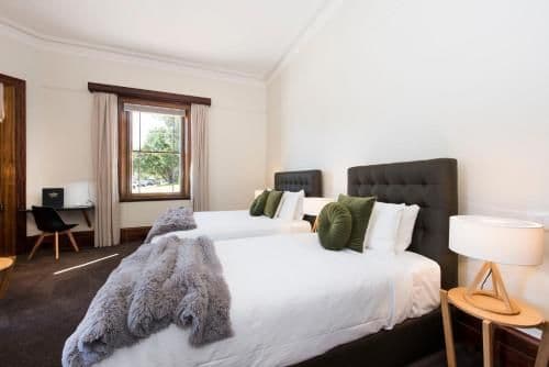 Queen Room - Disability Access - Suite 5