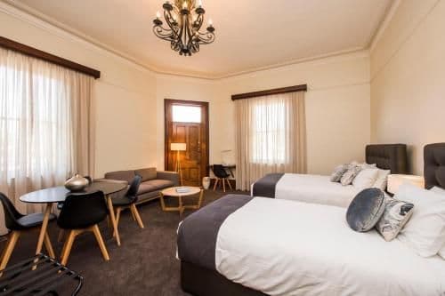 Queen Room - Disability Access - Suite 5