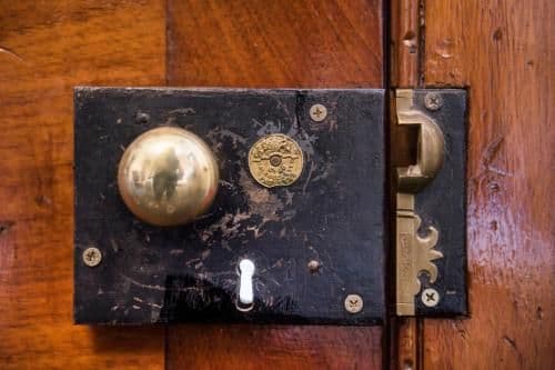 Queen Room - Disability Access - Suite 5