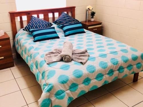 Queen Room (2 Guests)