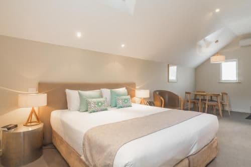One-Bedroom Studio