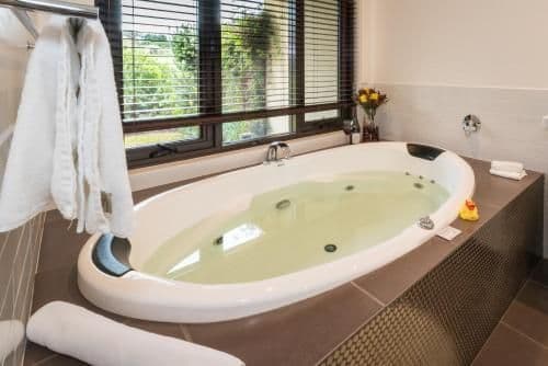 Luxury Queen Room with Spa Bath
