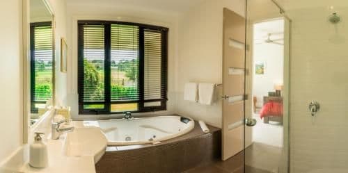 Luxury Queen Room with Spa Bath