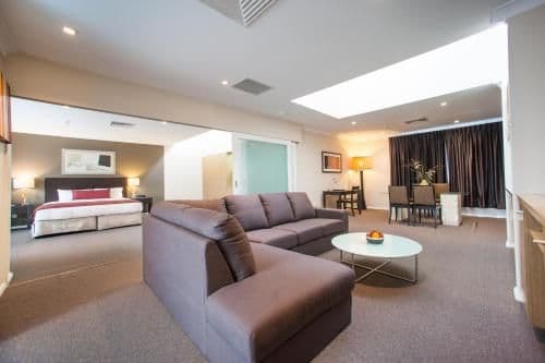 King Business Spa Suite