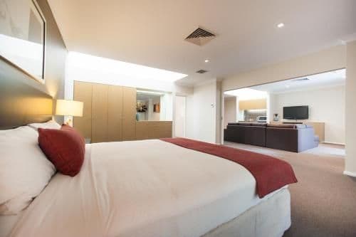 King Business Spa Suite