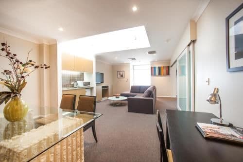 King Business Spa Suite