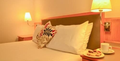 Queen Suite with Spa Bath