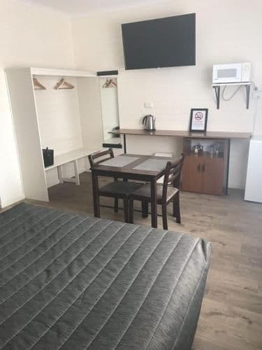 Standard Queen Room with Ensuite