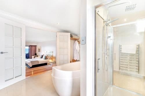 Deluxe King Suite