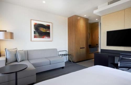 King Room with Sofa Bed and View - Non-Smoking