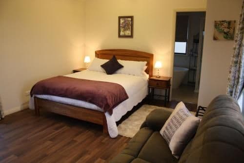 One-Bedroom Cottage with Queen Bed