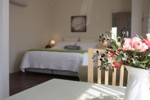 One-Bedroom Cottage with King Bed