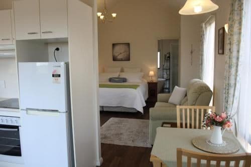 One-Bedroom Cottage with King Bed
