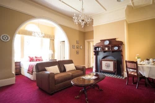 Deluxe Queen Suite