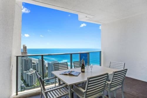 Three bedroom, two bathroom level 31 ocean view
