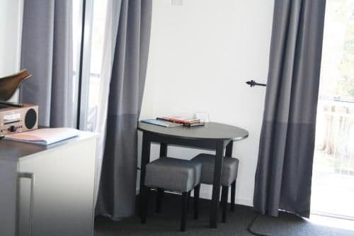 Deluxe Queen Suite