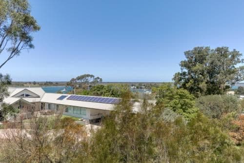 Four-Bedroom Holiday Home