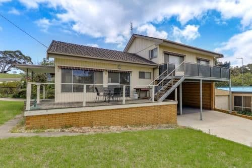 Three-Bedroom Holiday Home 