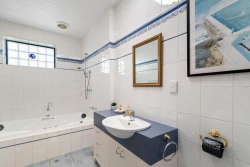 Apartment with Sea View - Split Level