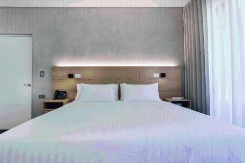 Access Deluxe King Bed with Terrace