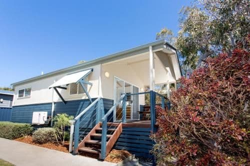 Pet Friendly Villa with Water View