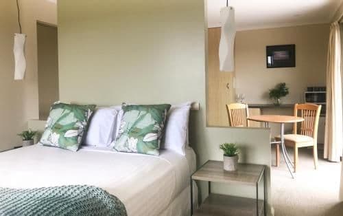 Deluxe Suite with Spa Bath