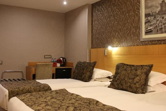 JUNIOR SUITE WITH DOUBLE BED