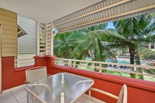 Apartment with Pool View 