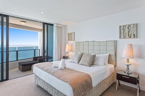 Three bedroom, two bathroom level 33 ocean view