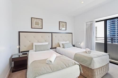 Three bedroom, two bathroom level 33 ocean view