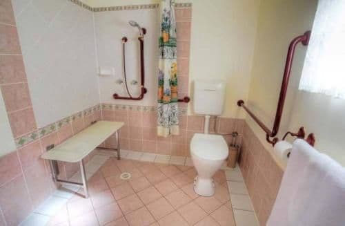 Rose One-Bedroom Cottage
