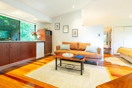 Large Cottage with Spa Bath