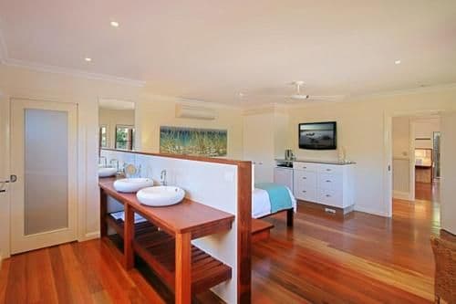 Seven-Bedroom House