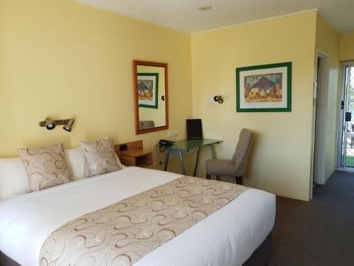 Executive Queen Room with River View