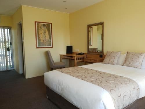 Executive Queen Room with River View