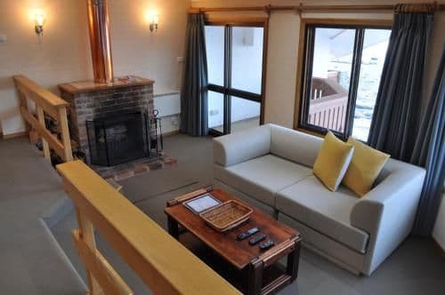 Apartment with Mountain View