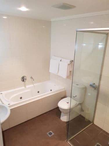 Executive King Room with Spa Bath