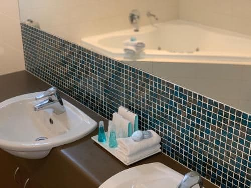 Deluxe King Room with Spa Bath
