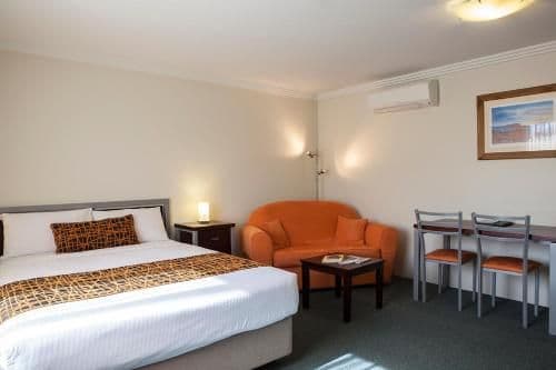 Executive Queen Room with Spa Bath
