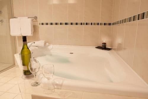 Executive Queen Room with Spa Bath