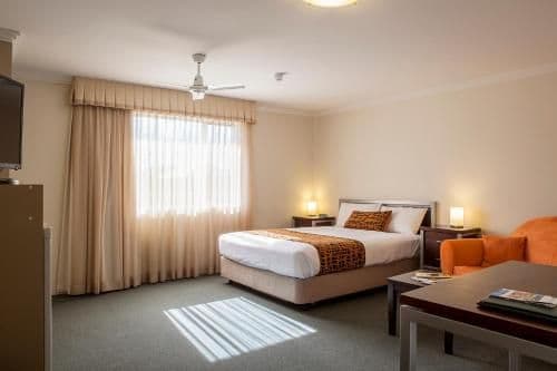 Executive Queen Room with Spa Bath