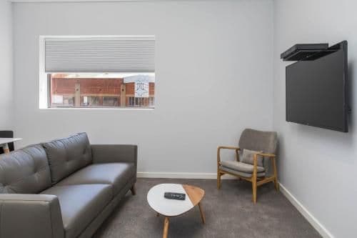 Deluxe King Suite