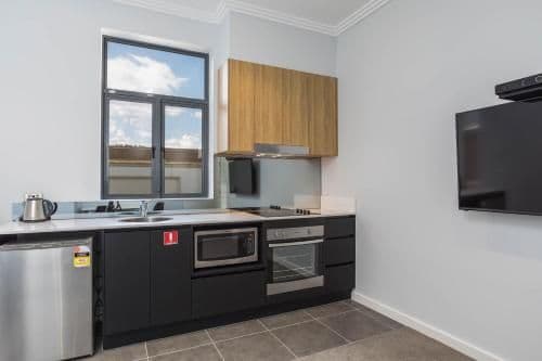 Deluxe King Suite