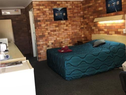 Deluxe Queen Room