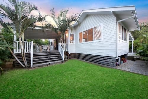 Three-Bedroom House with Private Pool 