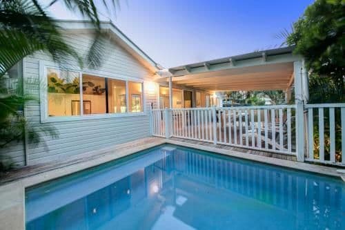 Three-Bedroom House with Private Pool 