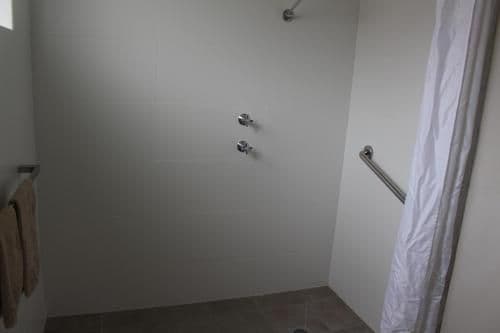 Queen Room with Disability Access - Pet Friendly 