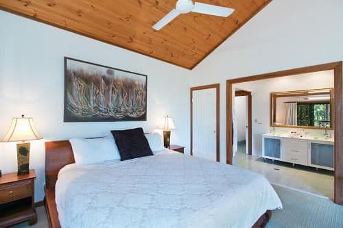 Pinnacle One-Bedroom Cottage with Hot Tub